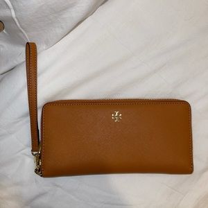 Tory Burch Wristlet Like New